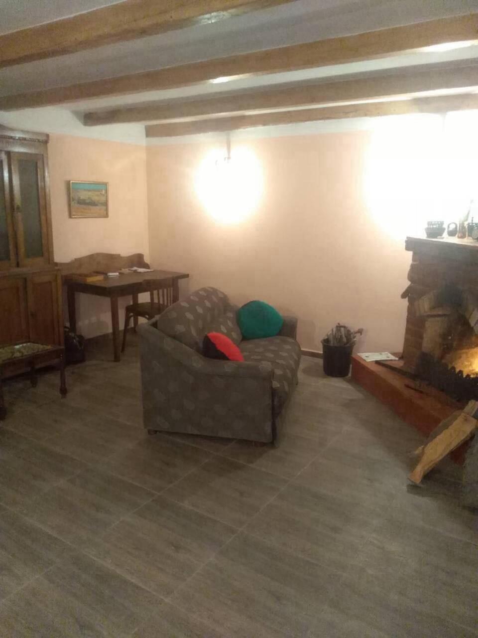Guesthouse Aisi In Lagodechi Exteriör bild